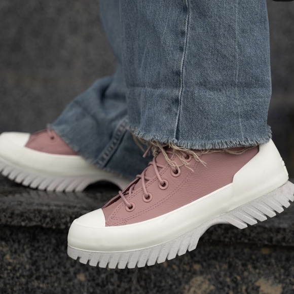 Converse Chuck Taylor All Star Lugged 2.0 Sneakers Pink Waterproof Women’s Sz 6 - Picture 2 of 16